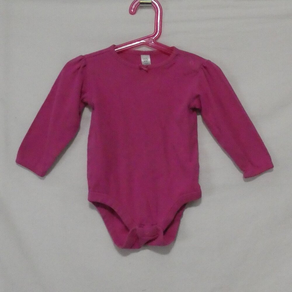 Y2K | BABY GAP - Infant | 12-18 months | Vibrant Pink Baby Bodysuit